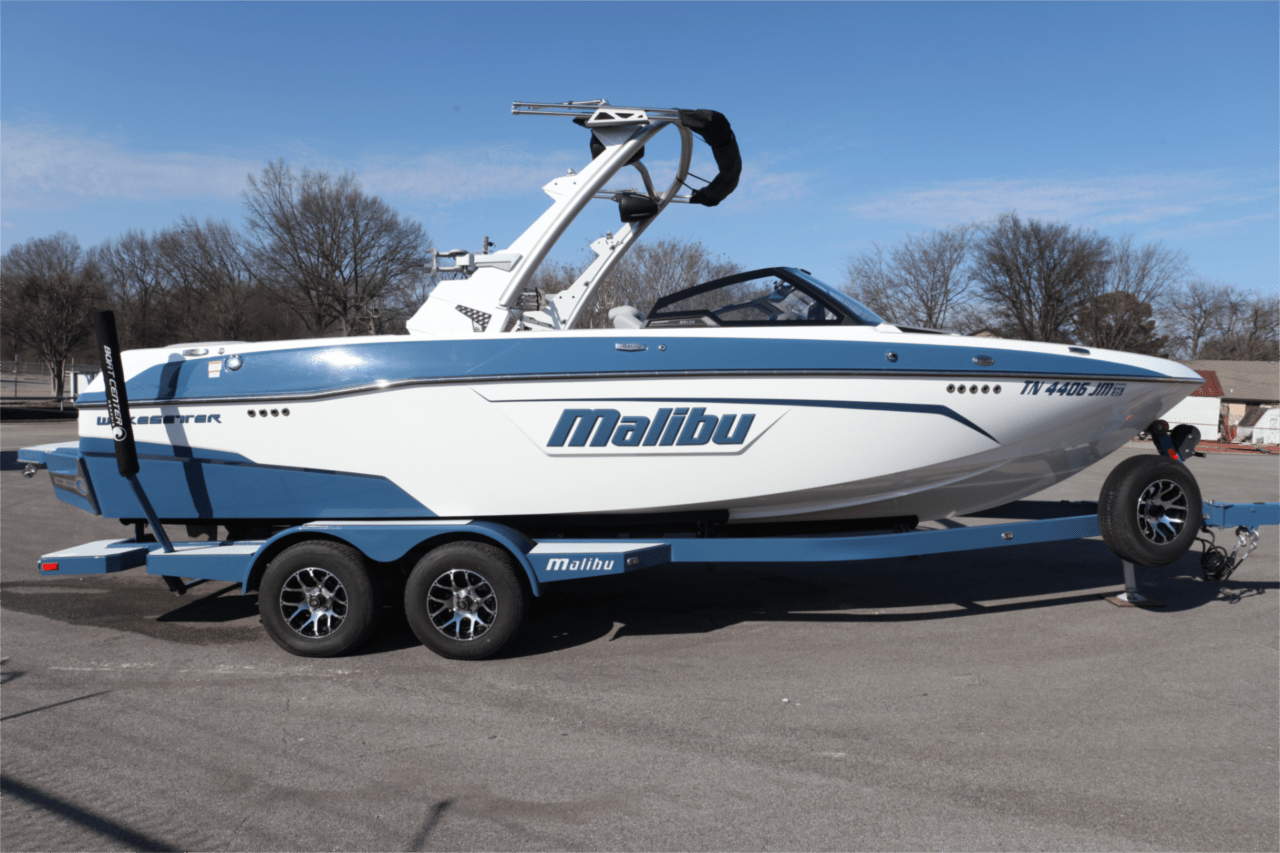 2022 Malibu 23 LSV