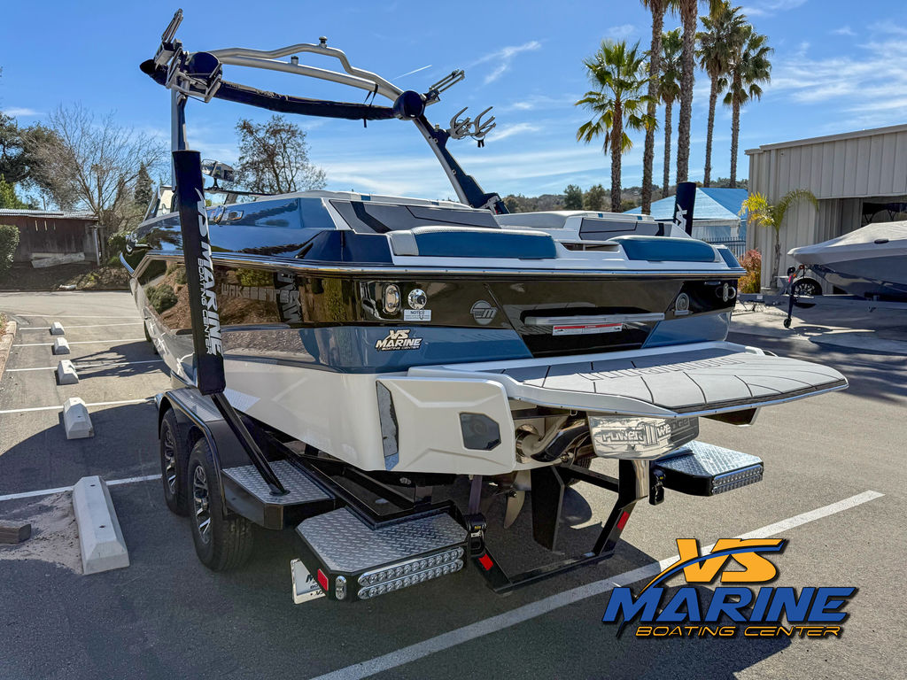 2023 Malibu Boats 22 LSV