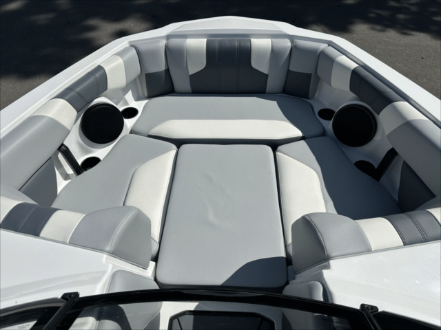 2024 Malibu 21 LXR