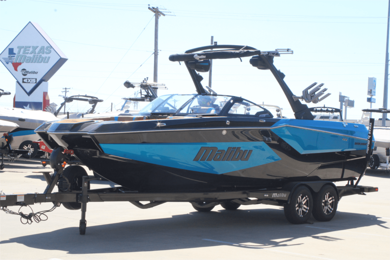 2025 Malibu 24 MXZ