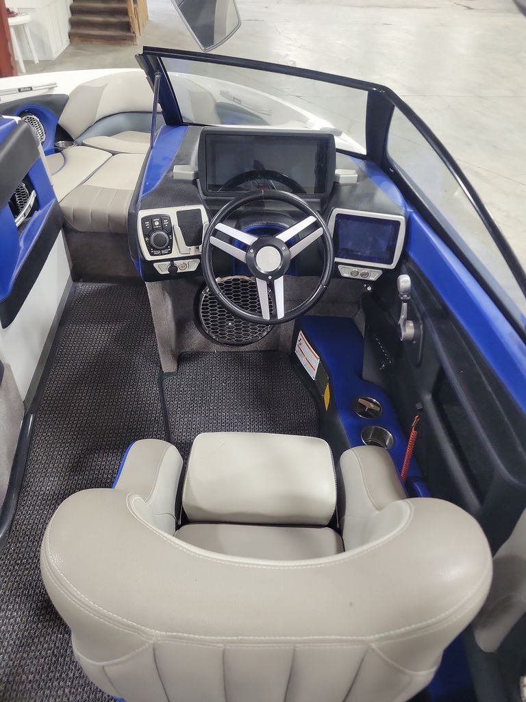 2015 malibu boats 247-LSV