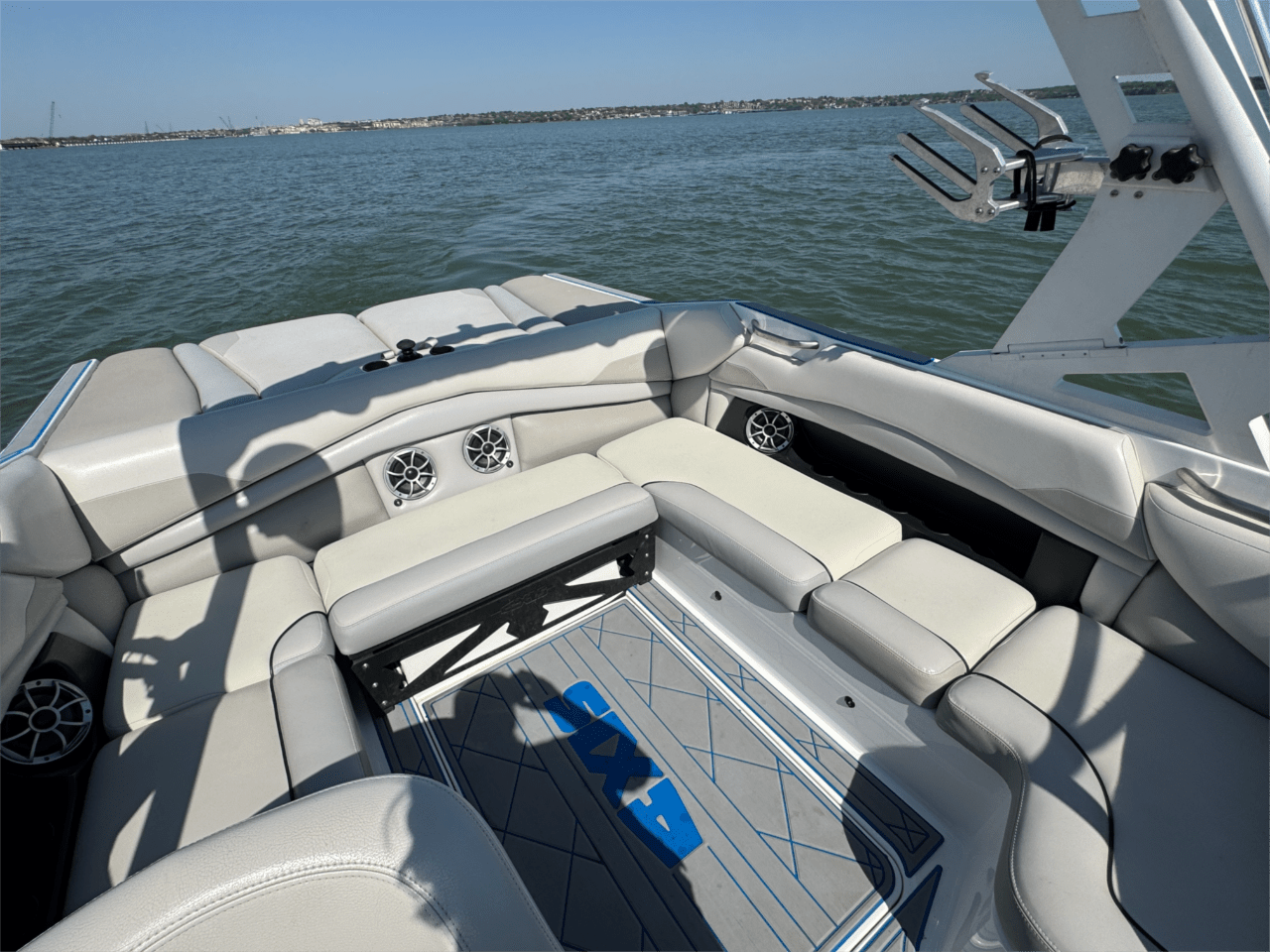 2015 Axis A22