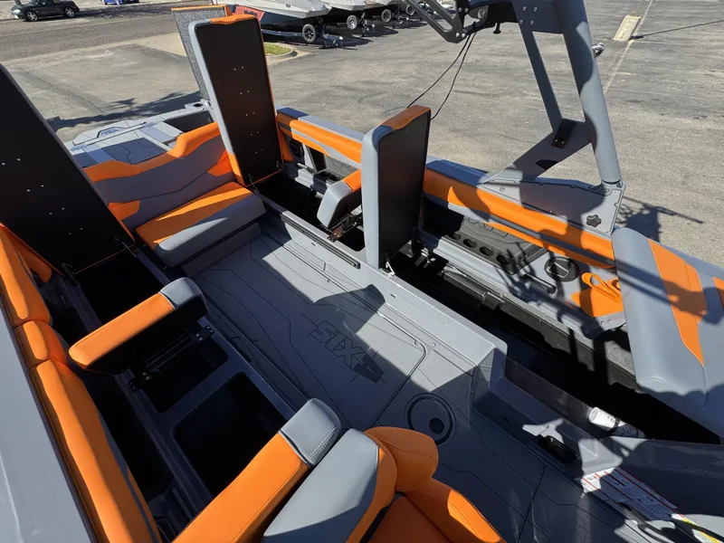 2025 Axis T250