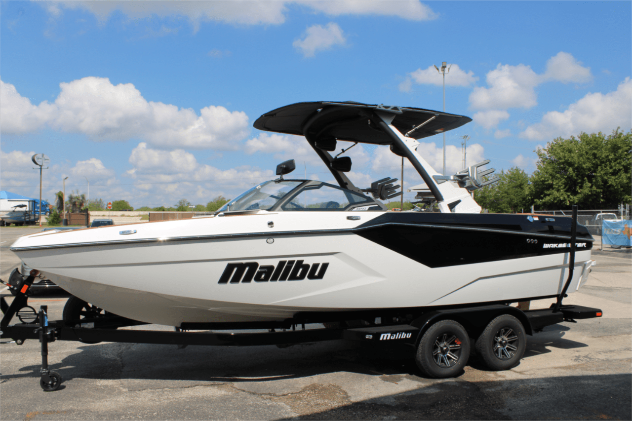 2025 Malibu 23 MXZ