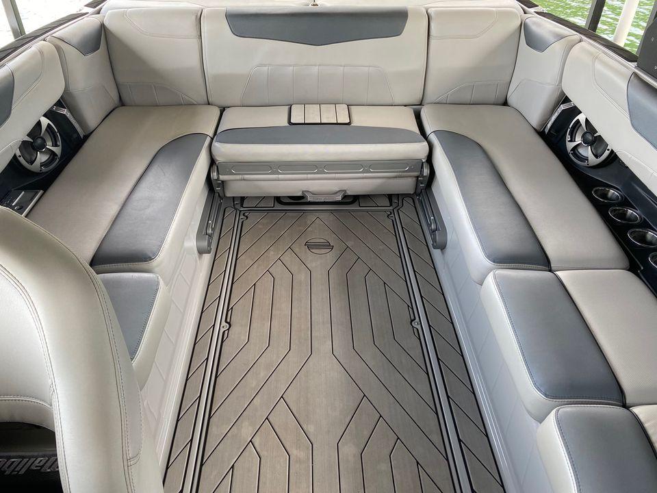 2018 Malibu Wakesetter 23 LSV with high-performance 450 HP Monsoon 6.2L Engine