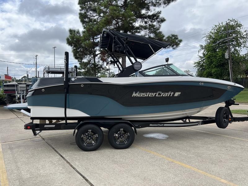 2025 MasterCraft XT22
