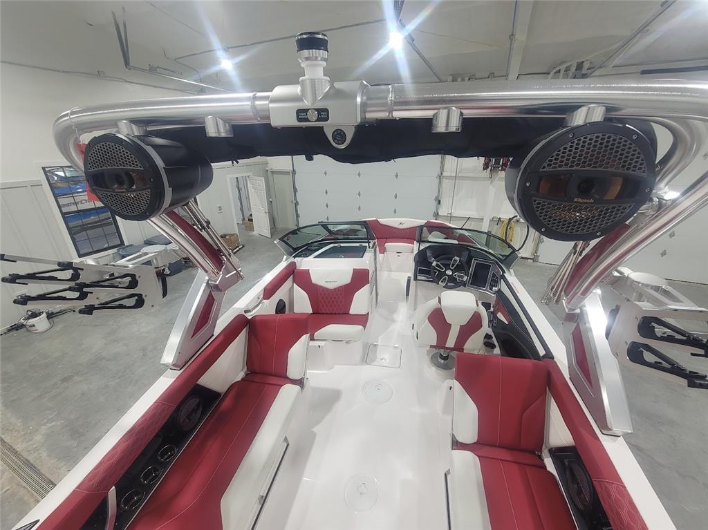 2024 MasterCraft XT24