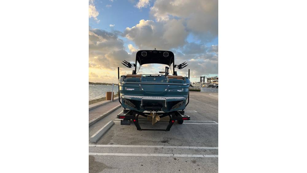 2025 Magnetic blue  Mastercraft X24