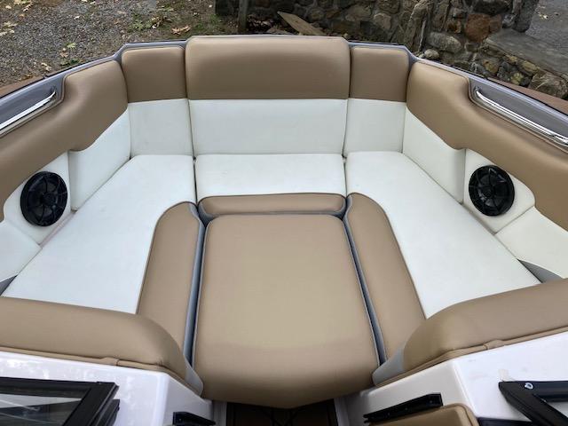 boat.Title