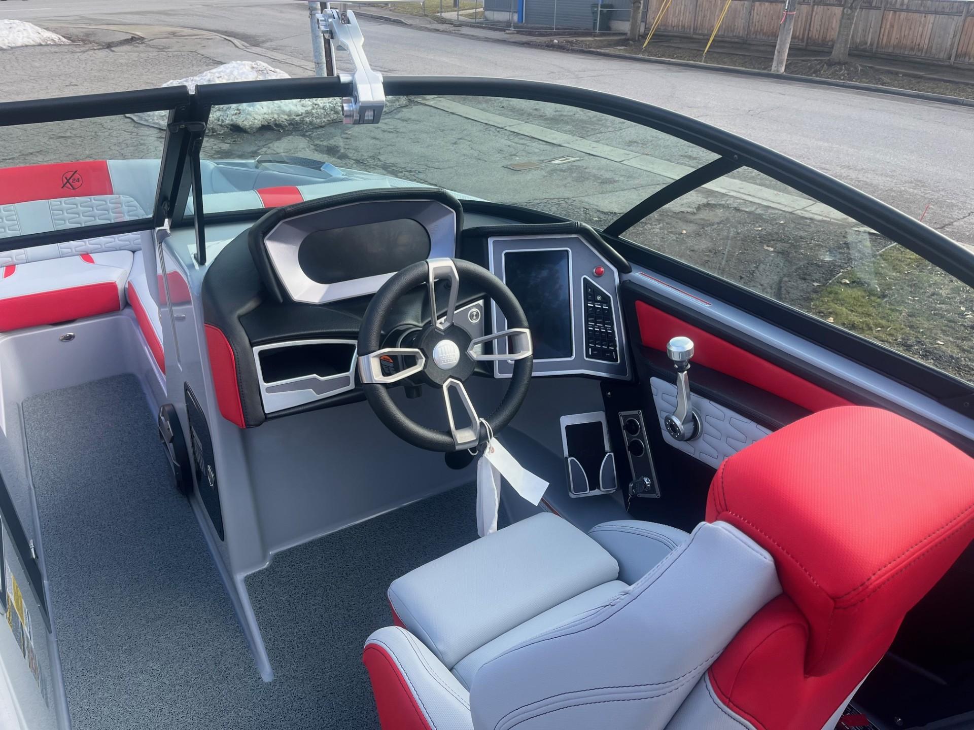 2022 MasterCraft X24