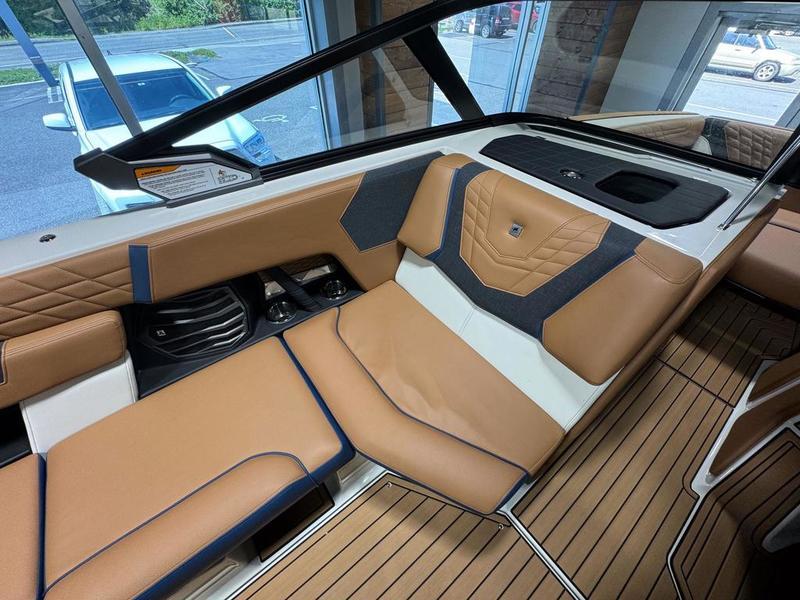 New 2024 Nautique G21