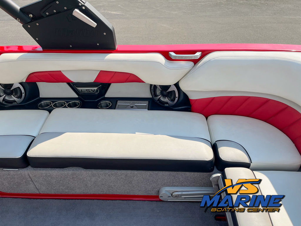 2017 Malibu Boats 25 LSV