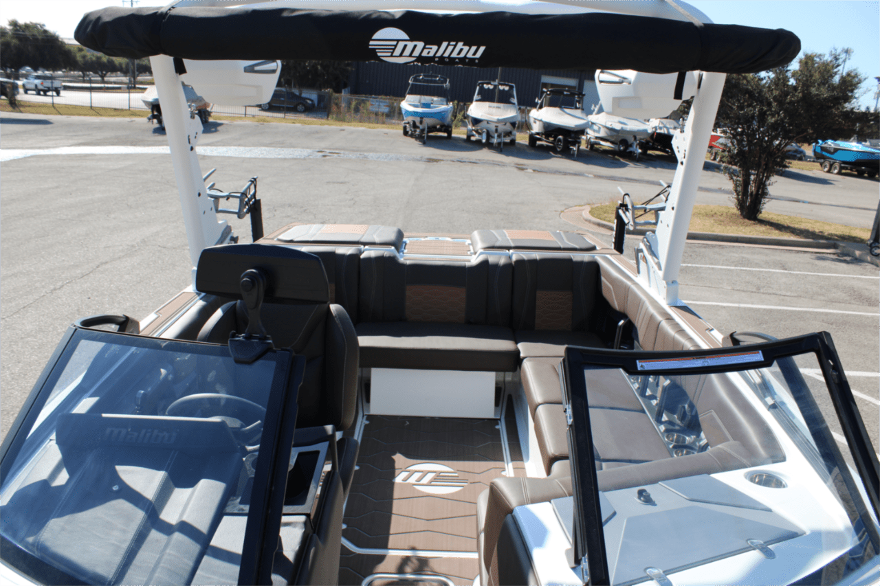 2025 Malibu 22 MXZ