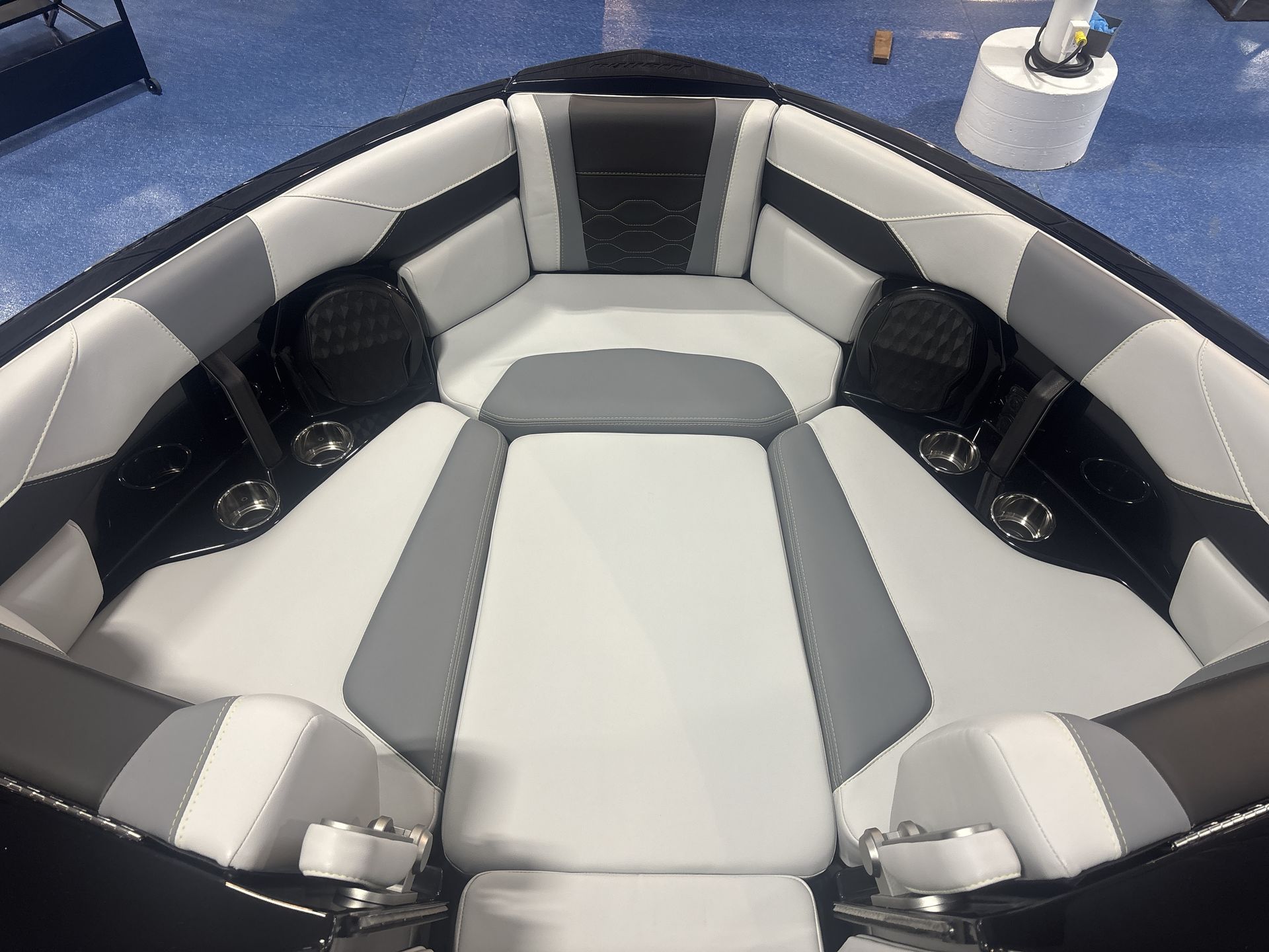 2025 Malibu 23LSV