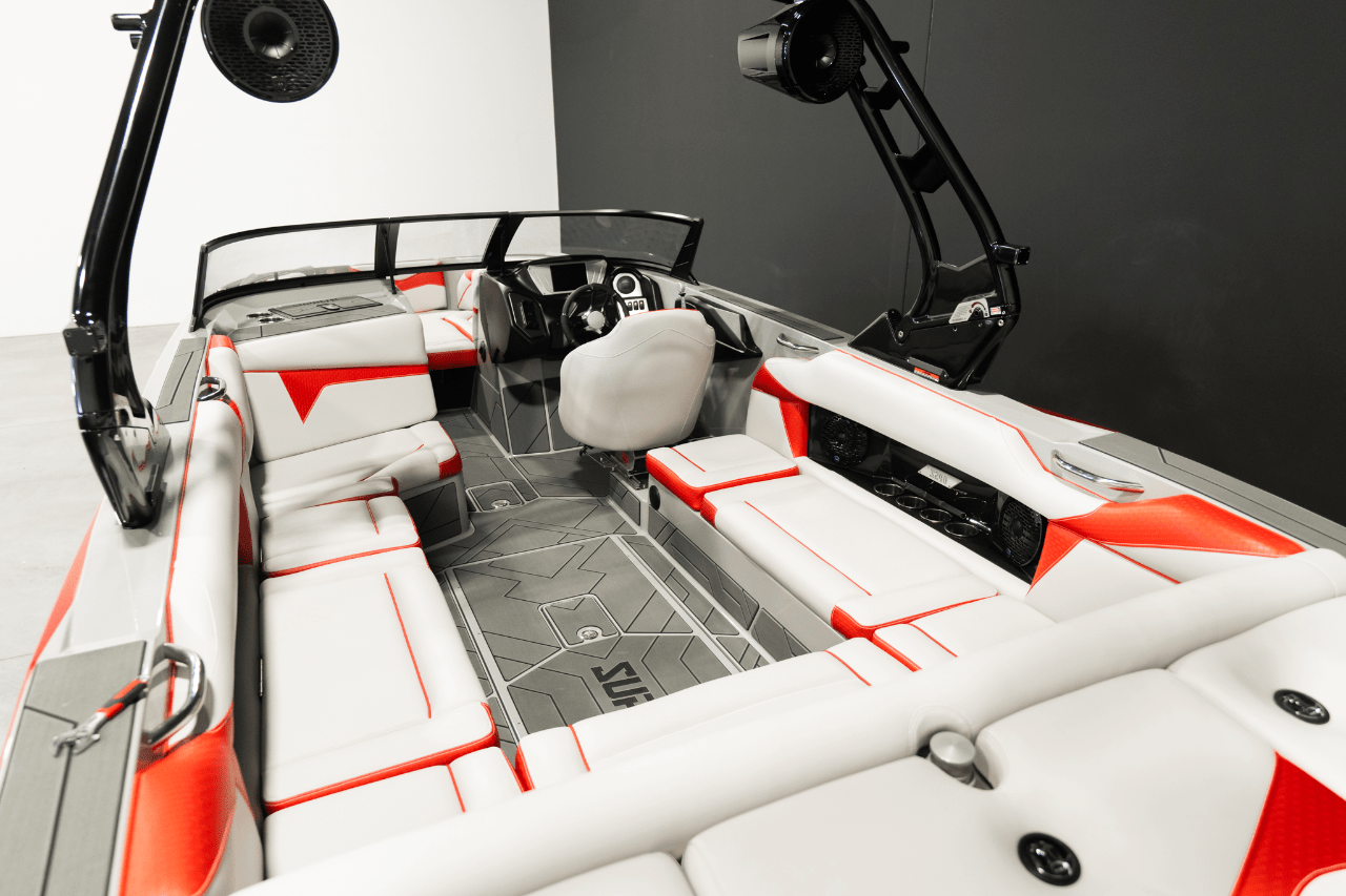 Supreme Boats S240 V-Drive 24 2025