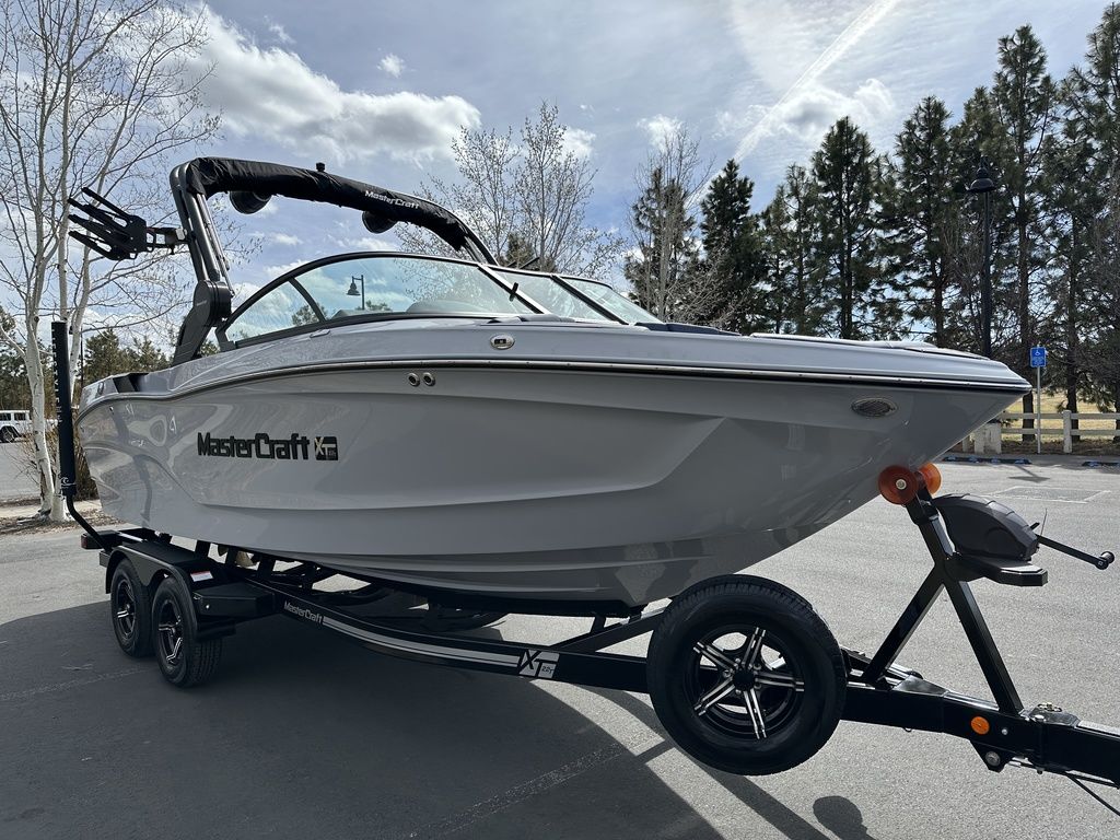 2024 MasterCraft XT22 T