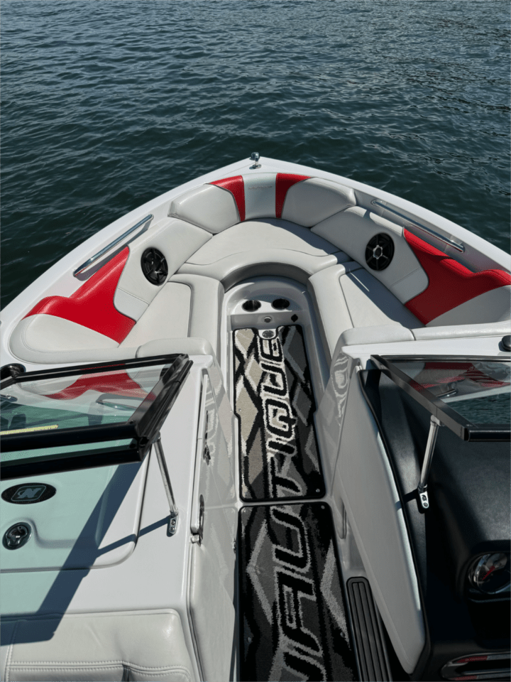 2011 Super Air Nautique 230 Team