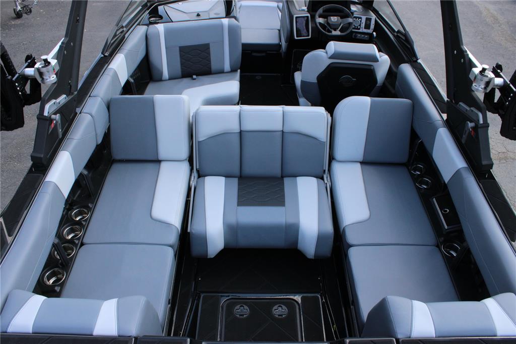 2024 Malibu 23 LSV