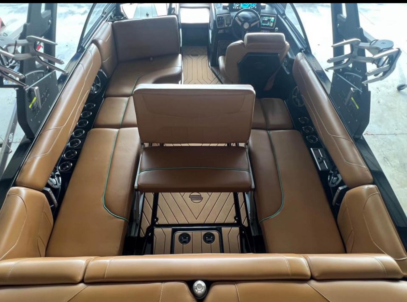 2019 Malibu 23 LSV