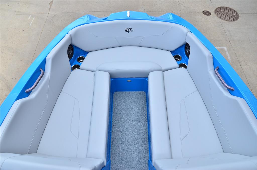 2022 MasterCraft NXT24 – ONE OWNER, LOW HOURS, SURFSTAR!