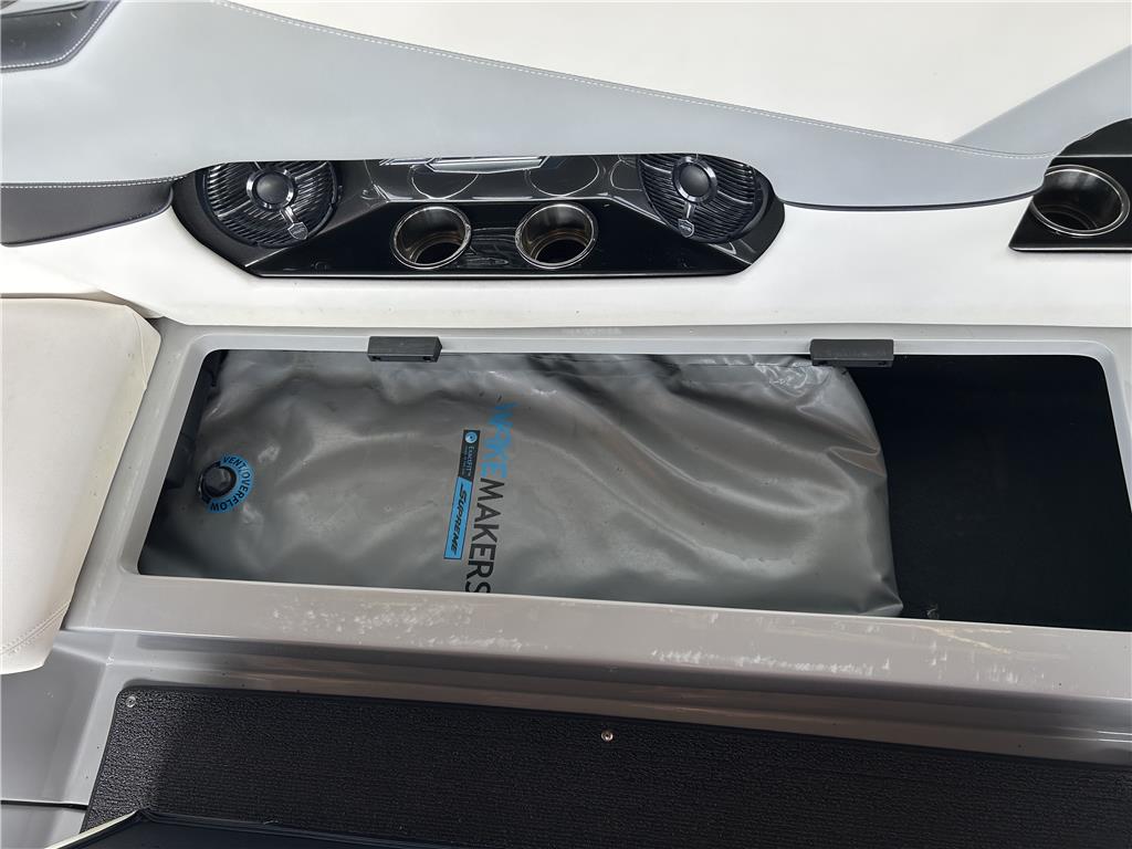 2019 S238 Boat and trailer Loaded with 210 hours