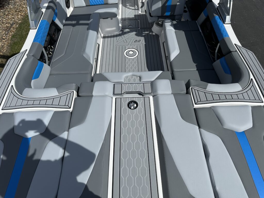 2024 MasterCraft XT22