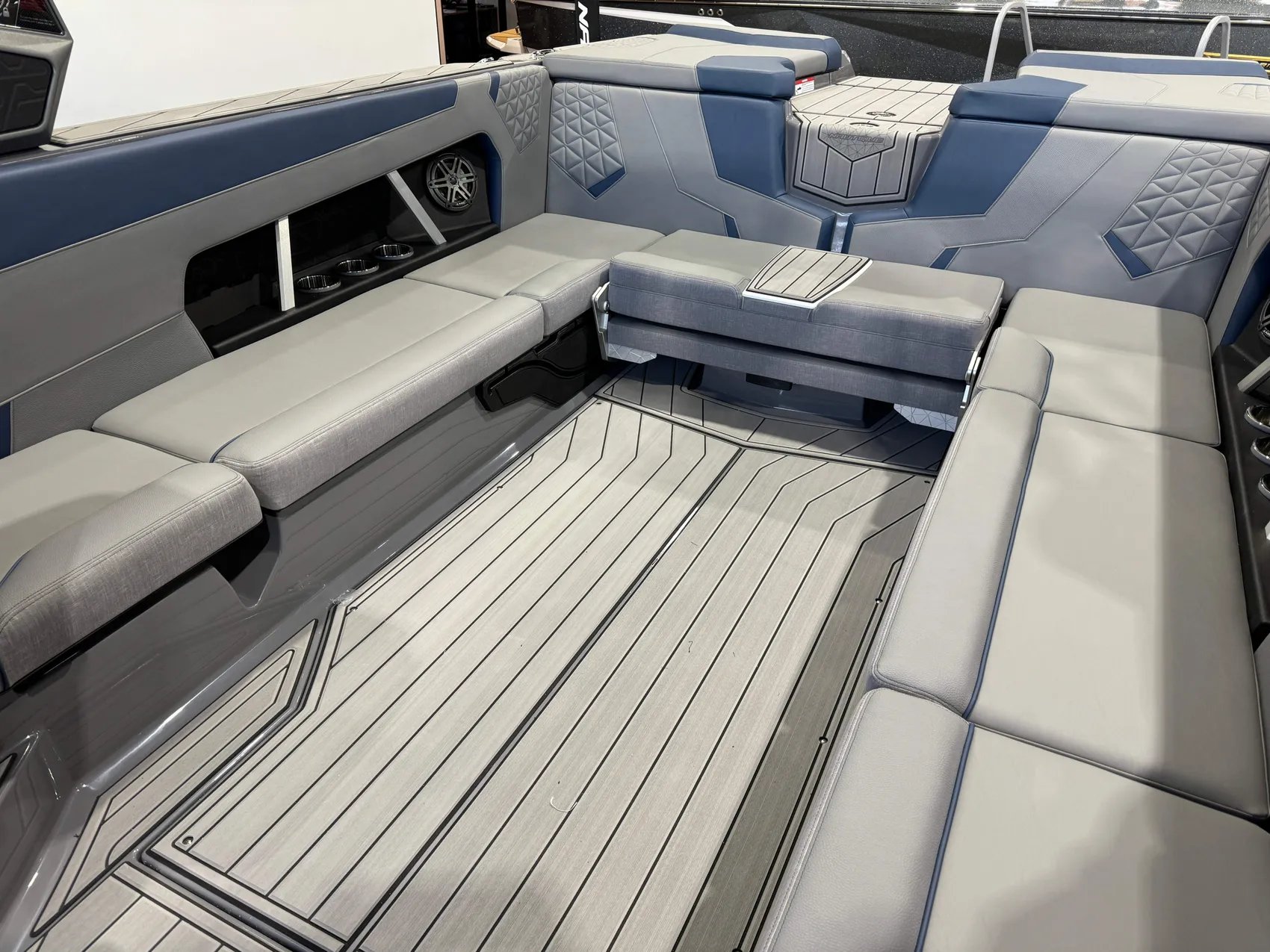 2025 Nautique GS24