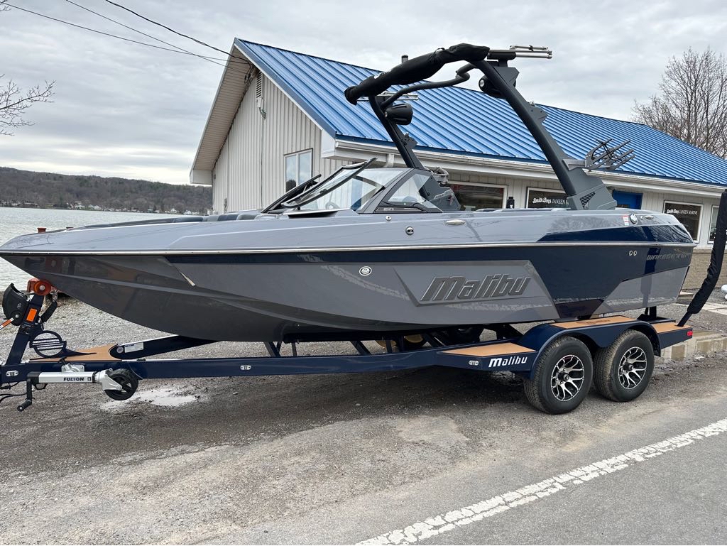 2023 Malibu Boats 20 VTX