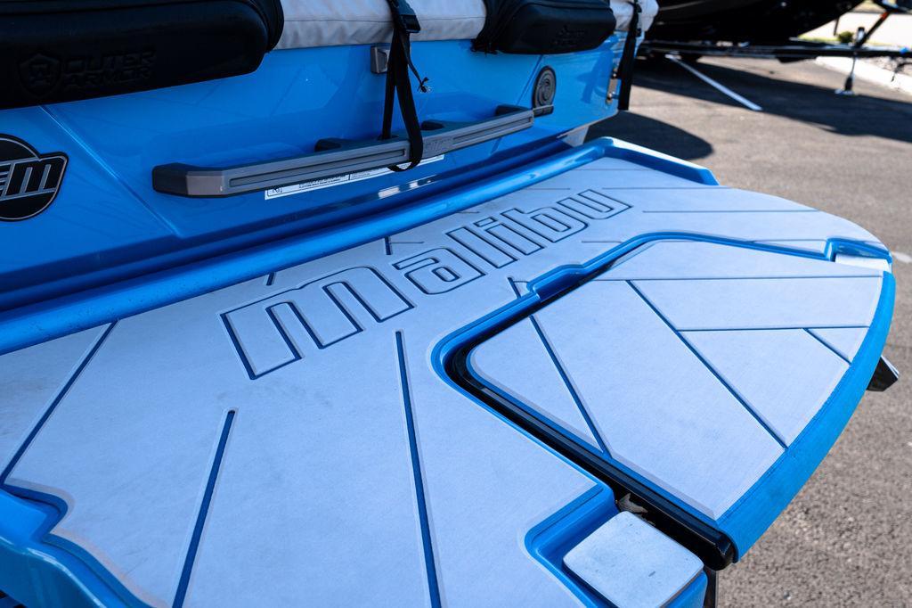 2023 malibu boats 26-LSV