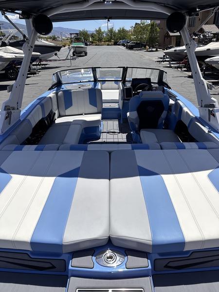 2024 Malibu 21 LX
