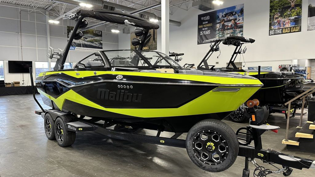2024 Malibu 22 LSV