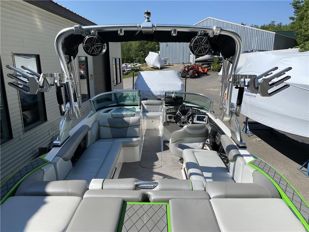 2014 MasterCraft X30 - PERFECT CONDITION