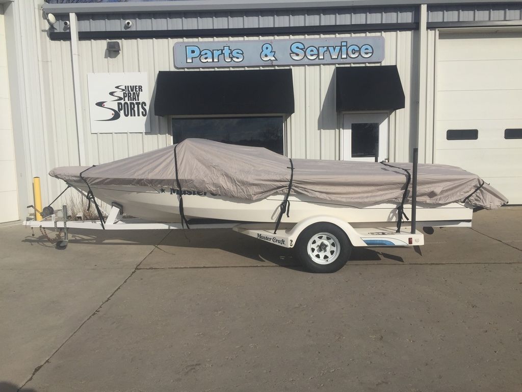 1986 Mastercraft Ski Boat