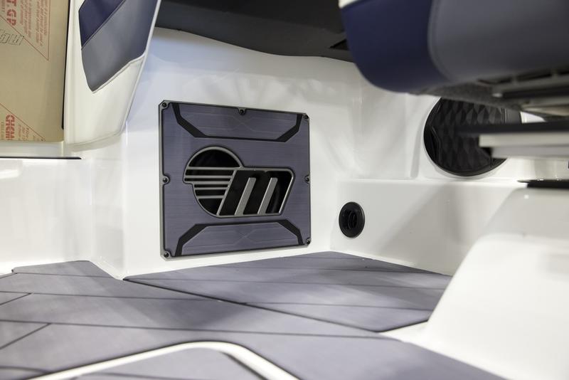 2025 Malibu 23 LSV