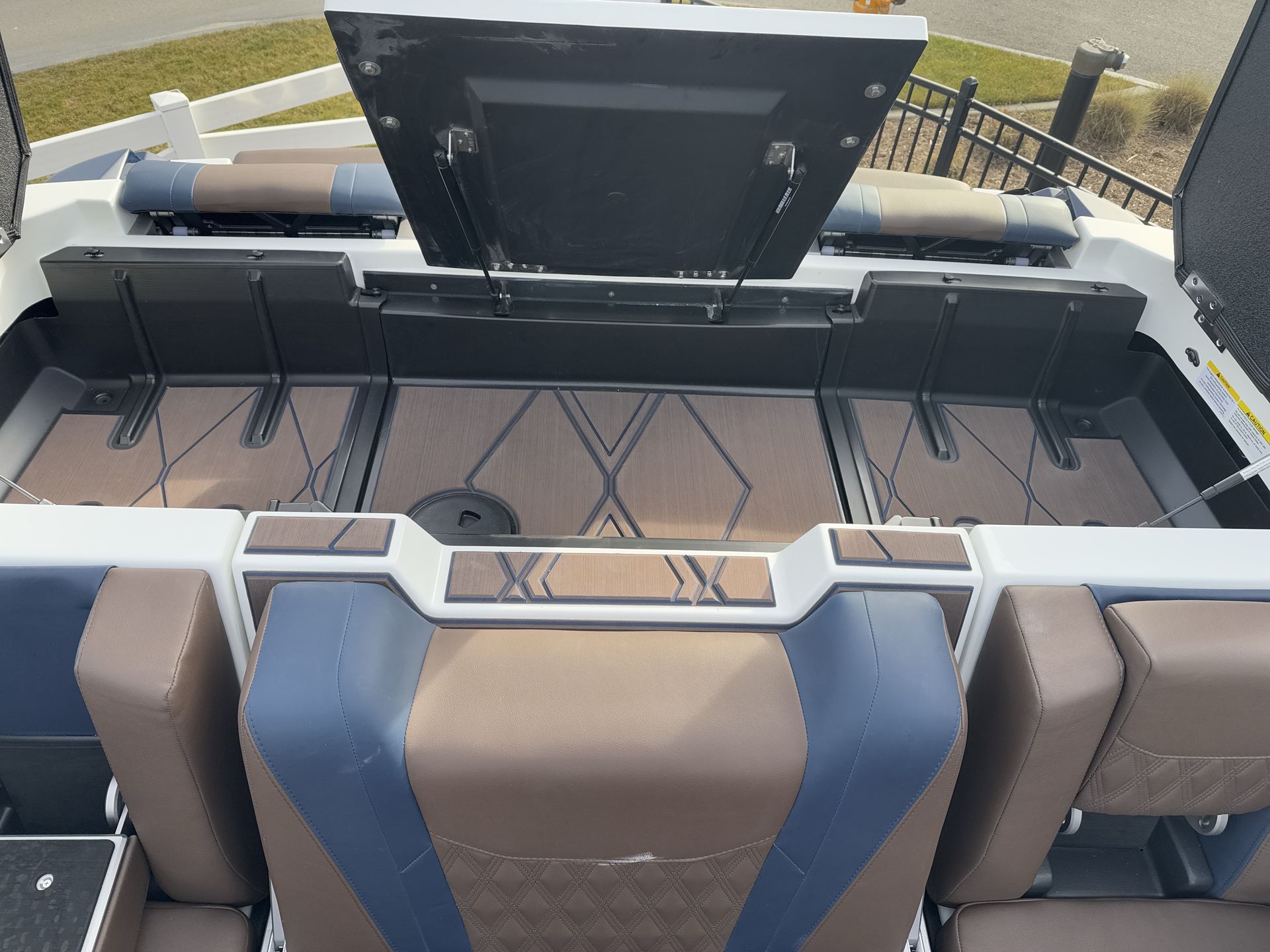 2025 Malibu M230
