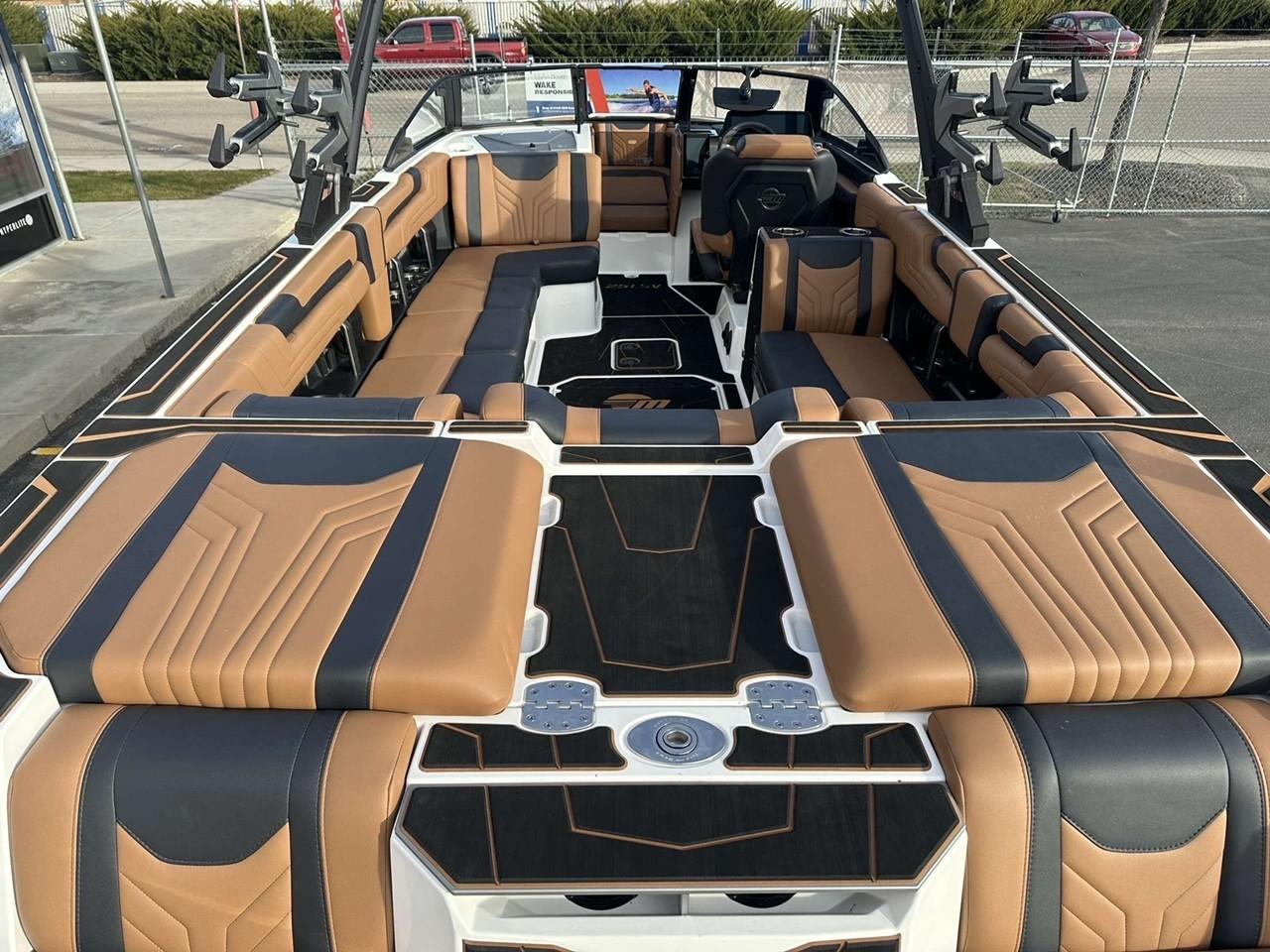 2025 Malibu 25 LSV