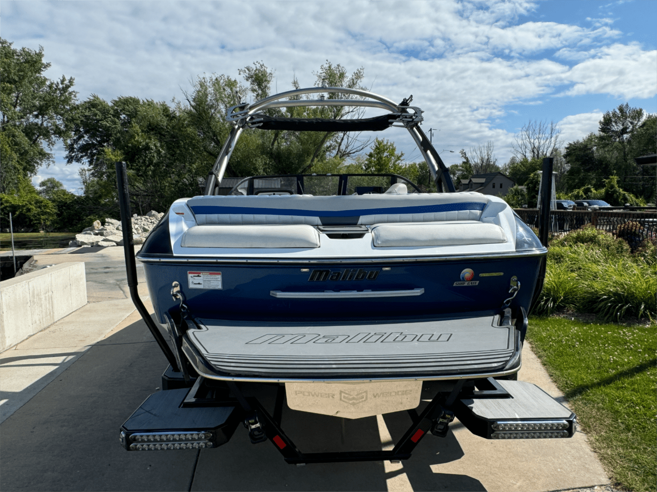 2016 Malibu Wakesetter 22 MXZ
