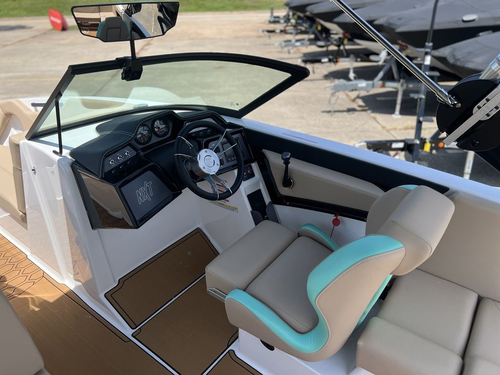 2023 MasterCraft NXT22