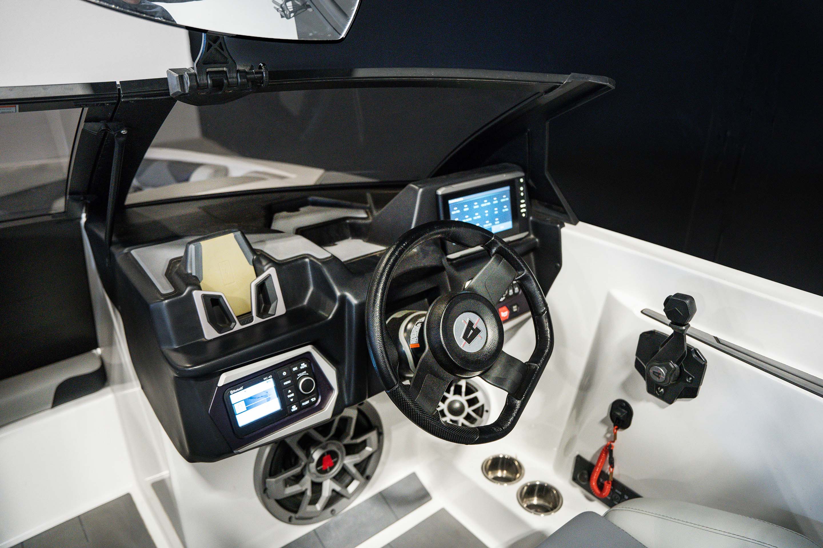 2023 Axis A20 &#8211; White / Black