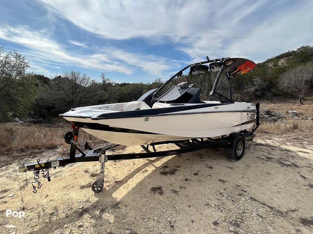 2013 Axis Wake Research A20