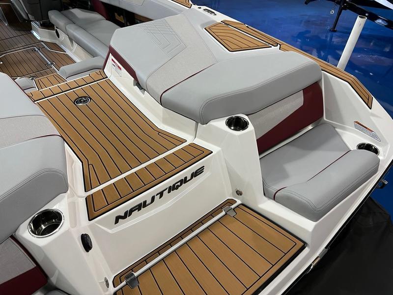 New 2023 Nautique G25