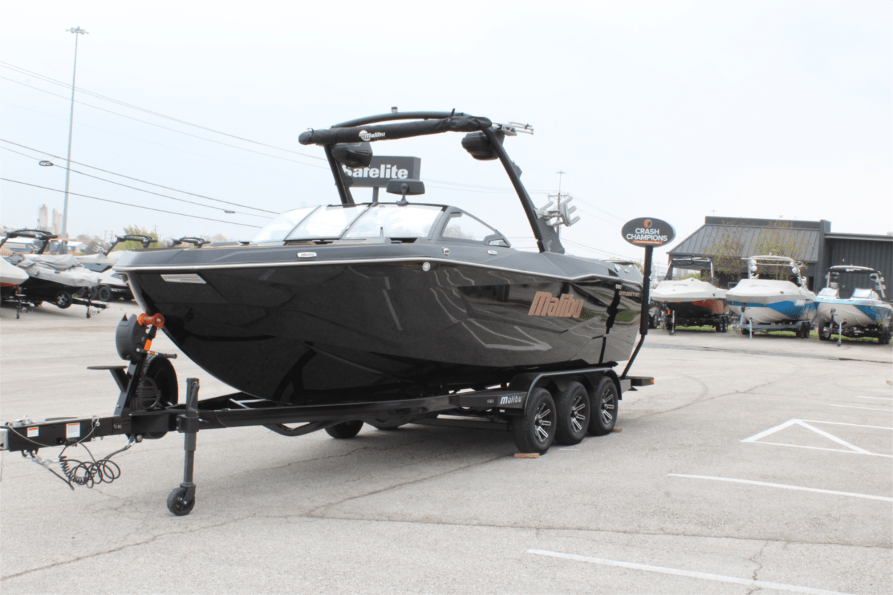 2025 Malibu 25 LSV