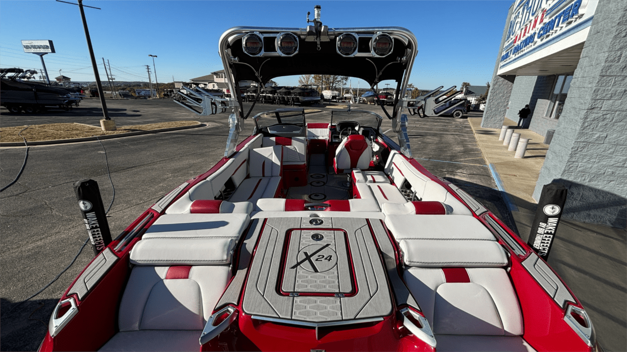 2019 MasterCraft X24