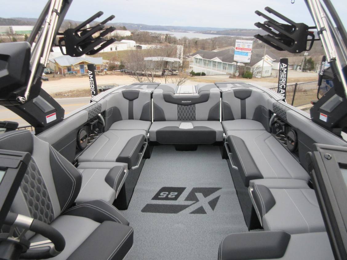 2024 Mastercraft XT25