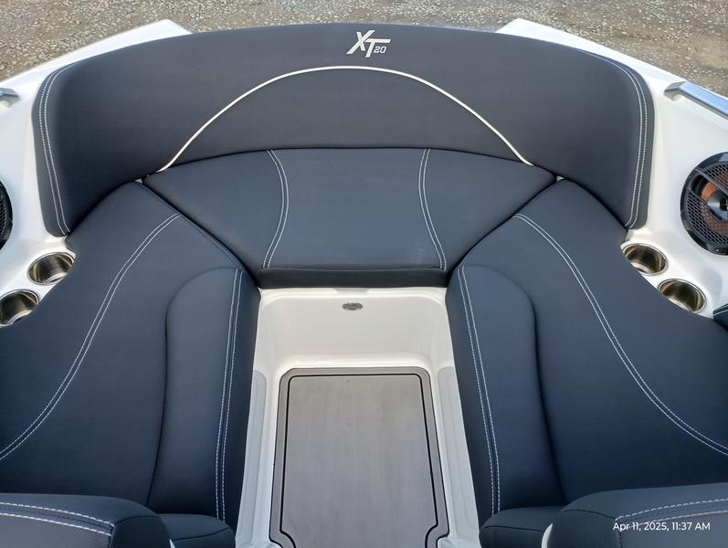 2021 MasterCraft XT20