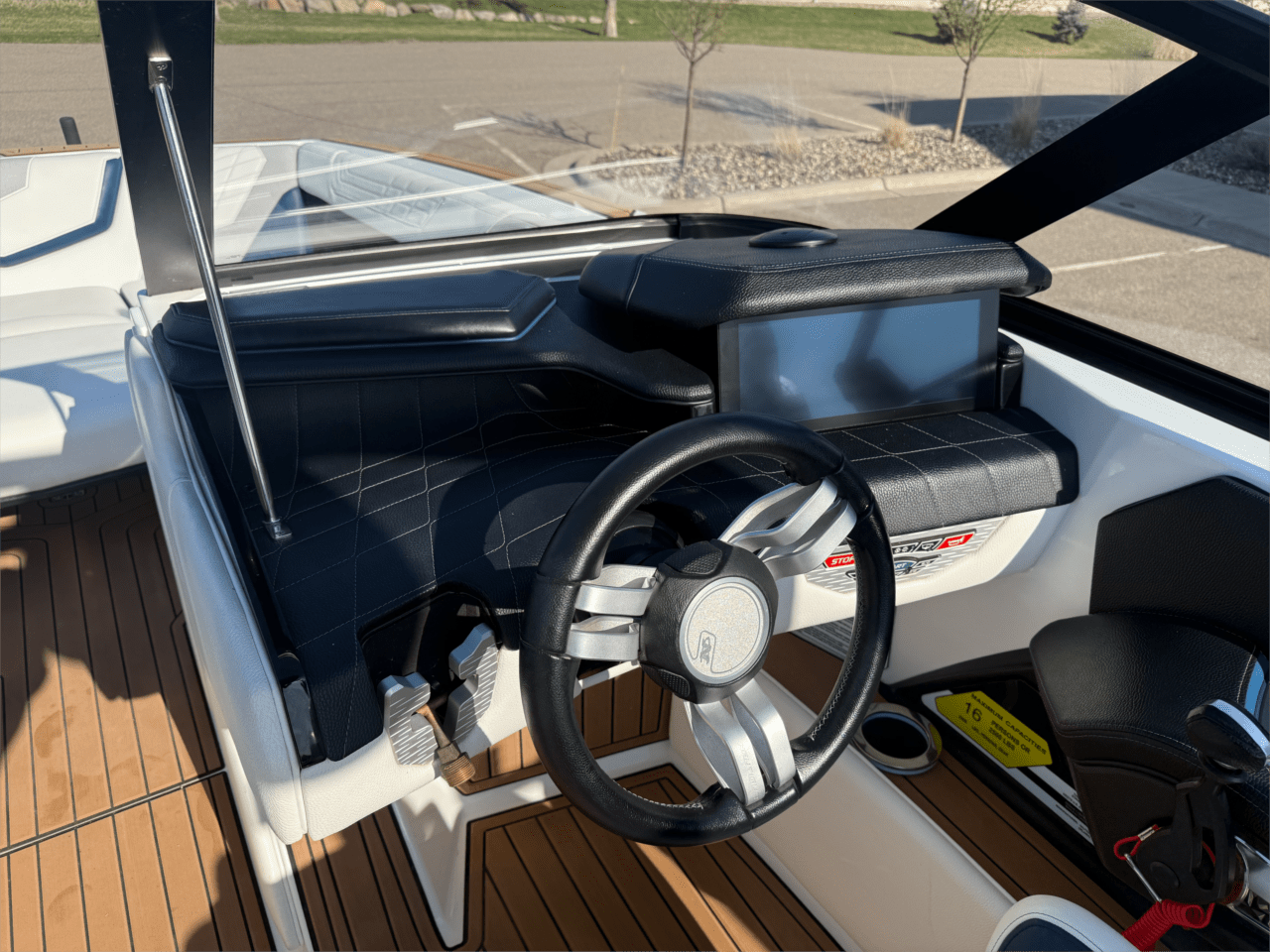 2021 Nautique G23 – Loaded – Spotless