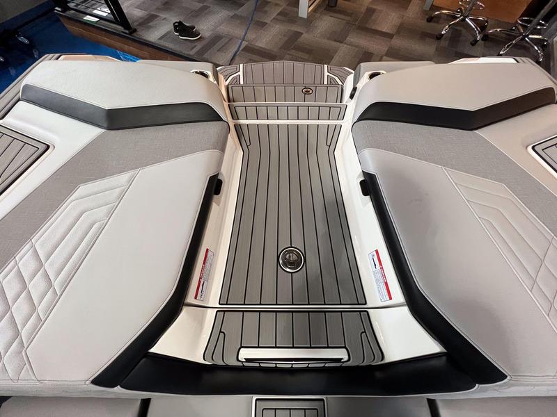 New 2023 Nautique G25