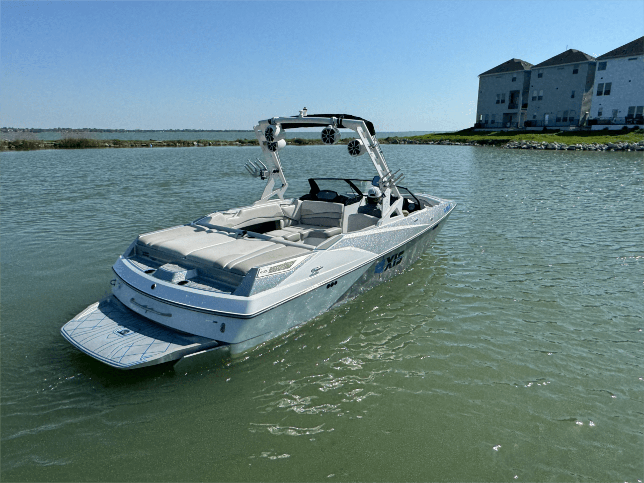 2015 Axis A22