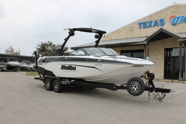 2022 Malibu 23 LSV
