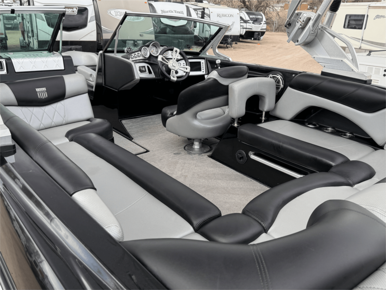 2015 MasterCraft X25 &#8211; Low Hours on 6.2L